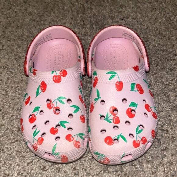 Crocs
Little Girls Classic Food Print Clogs Size 9 - Picture 2 of 4